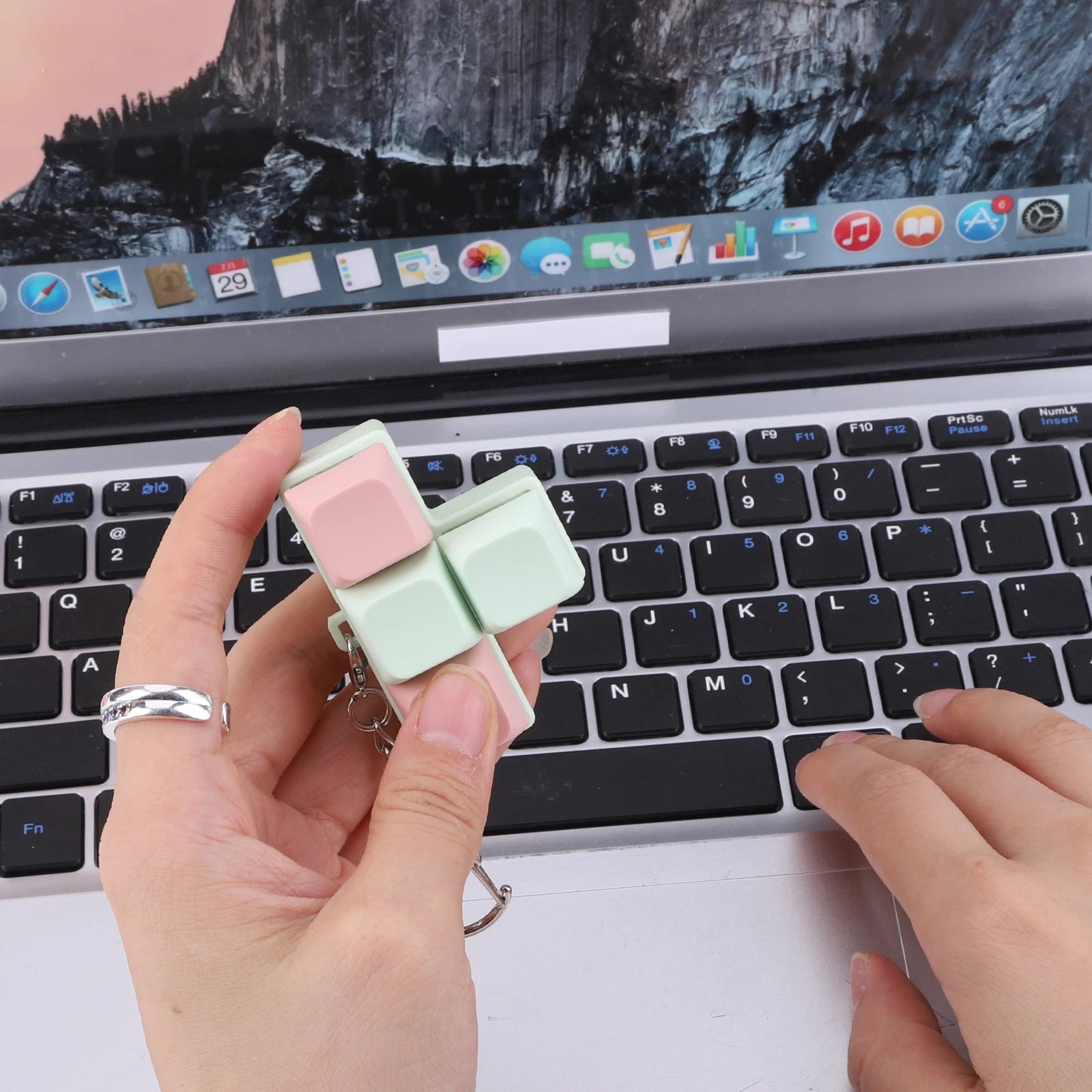 4 Keys Keyboard Keycaps Finger Keyboard Fidget S Press Stress Relief DIY Keycaps Keychain Finger Keyboard Caps Fidget
